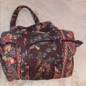 Vera Bradley shoulder bag.